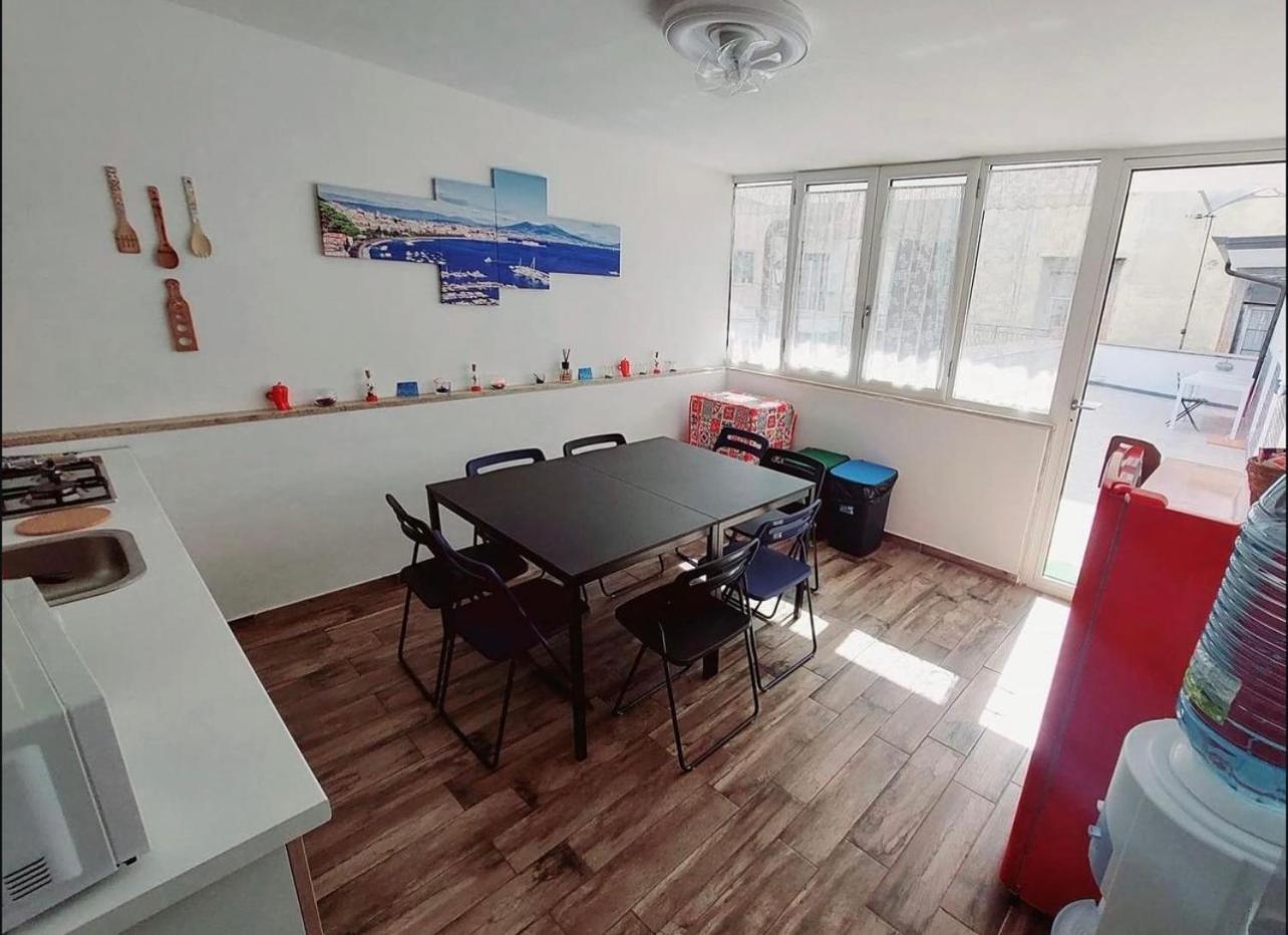 Appartement Domus Carbonari à Naples Extérieur photo